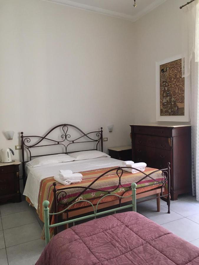 Ciro A Maschio Angioino Bed & Breakfast Naples Exterior photo