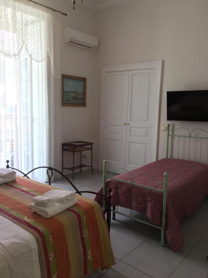 Ciro A Maschio Angioino Bed & Breakfast Naples Exterior photo