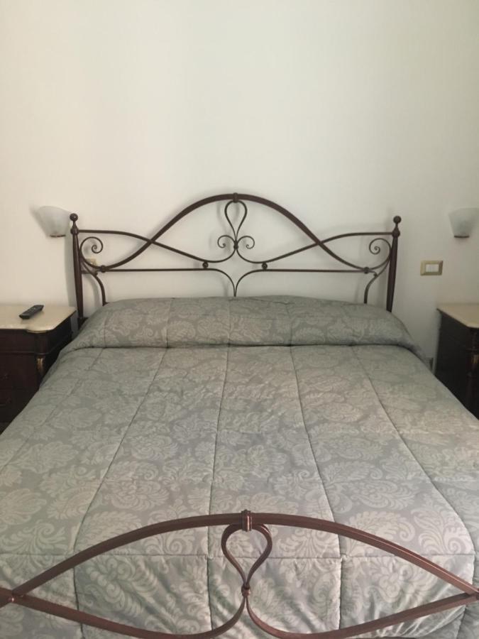 Ciro A Maschio Angioino Bed & Breakfast Naples Exterior photo
